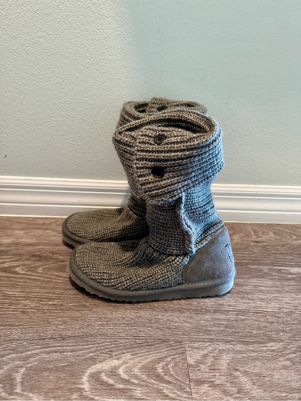 UGG Classic Cardy knit boots F3007K in gray - Picture 2 of 10